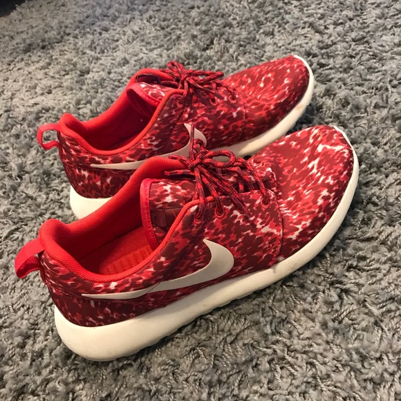 Nike Shoes - Red Nike Roshe Women’s Shoe